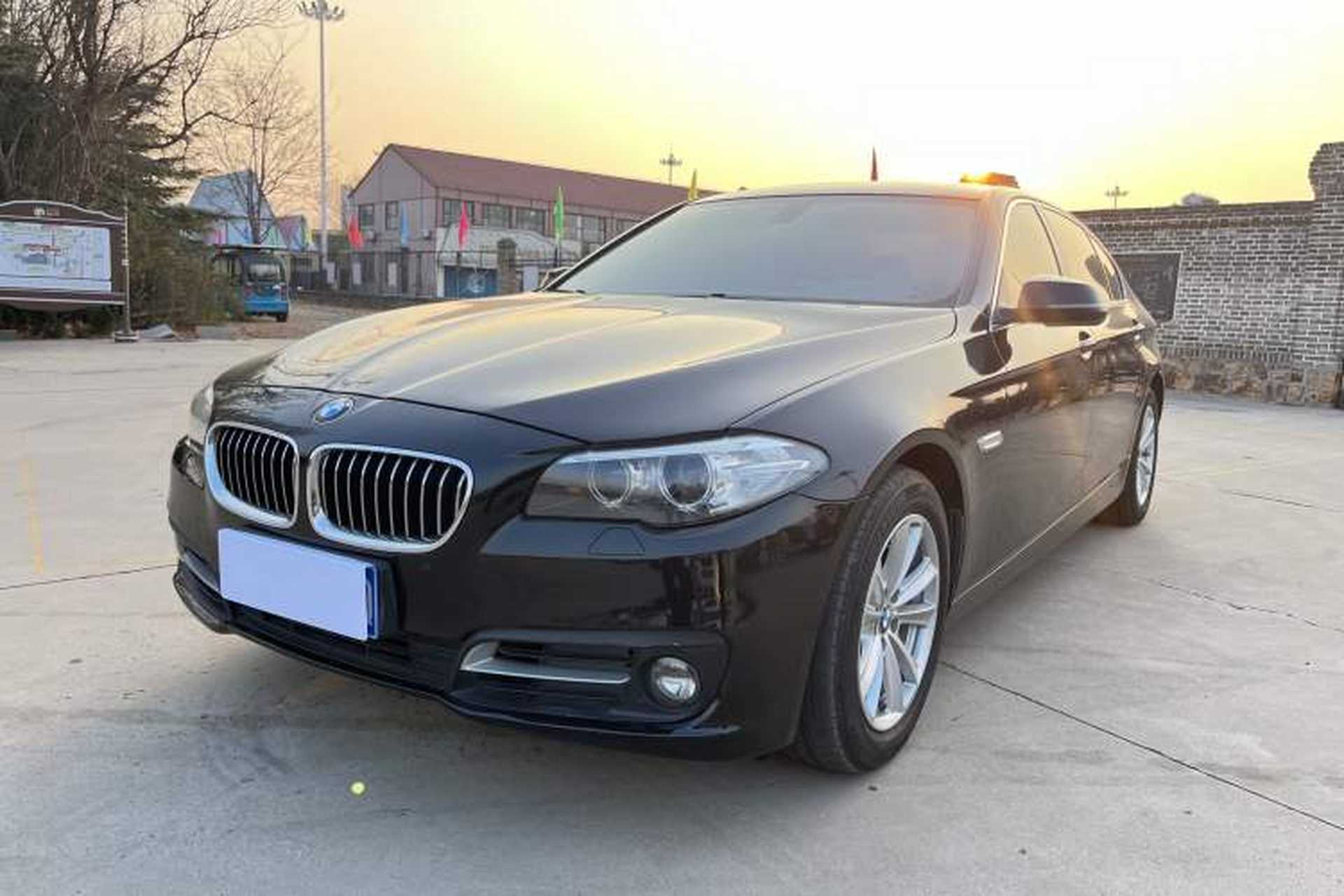 Used BMW 5 Series 2014 520Li Elegant Model Front Left 45 Deg