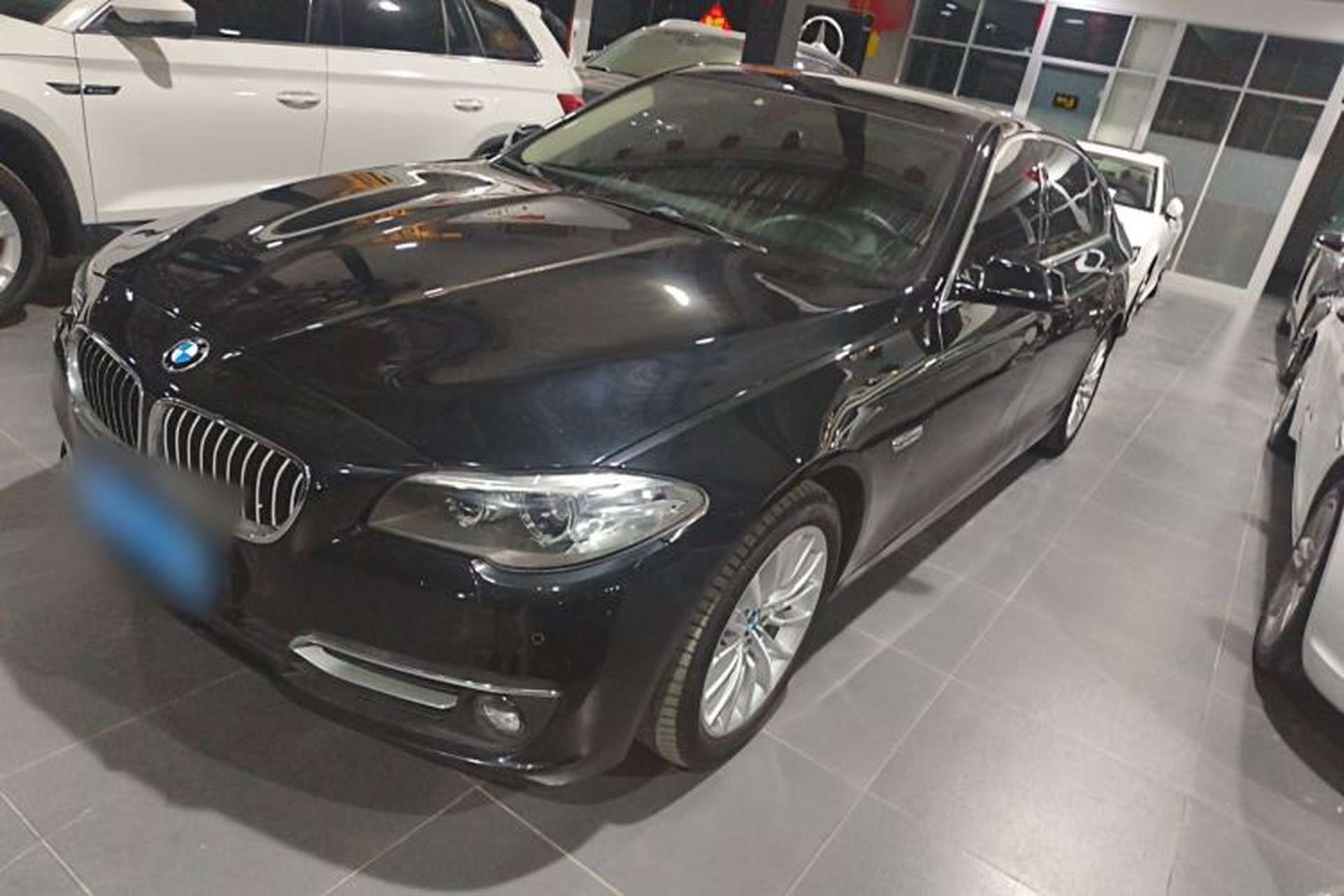Used BMW 5 Series 2014 525Li Luxury Design Package Front Left 45 Deg