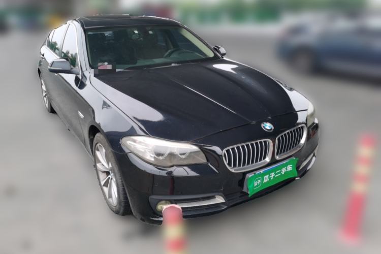 Used BMW 5 Series 2014 528Li Leading Model Front Right 45 Deg