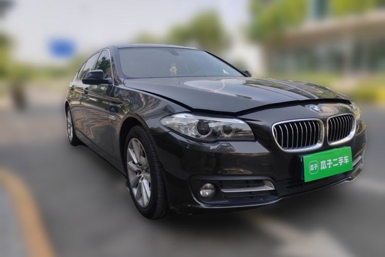 Used BMW 5 Series 2014 530Li Leading Model Front Right 45 Deg
