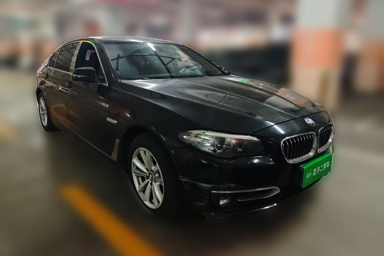 Used BMW 5 Series 2014 520Li Elegant Model Front Right 45 Deg