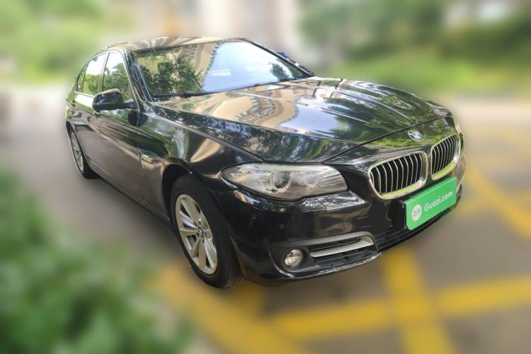 Used BMW 5 Series 2014 520Li Elegant Model Front Right 45 Deg