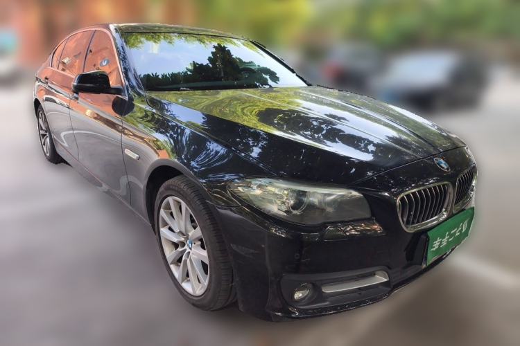 Used BMW 5 Series 2014 528Li Leading Model Front Right 45 Deg