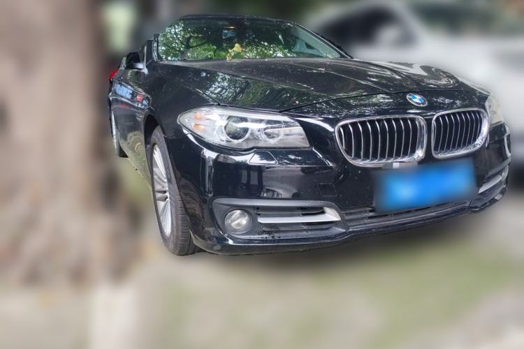 Used BMW 5 Series 2014 525Li Leading Model Front Right 45 Deg