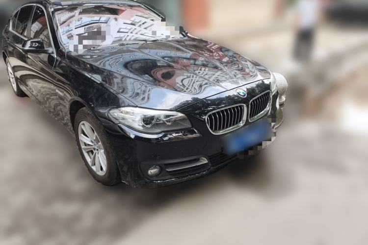 Used BMW 5 Series 2014 520Li Elegant Model Front Right 45 Deg