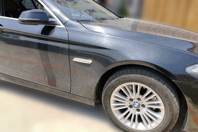 Used BMW 5 Series 2014 525Li Leading Model Front Right 45 Deg
