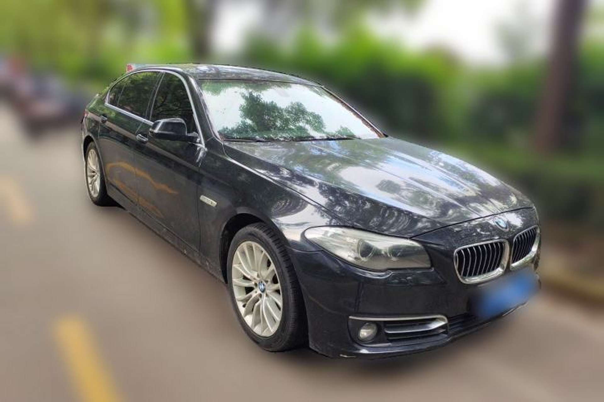 Used BMW 5 Series 2014 525Li Luxury Design Package Front Right 45 Deg