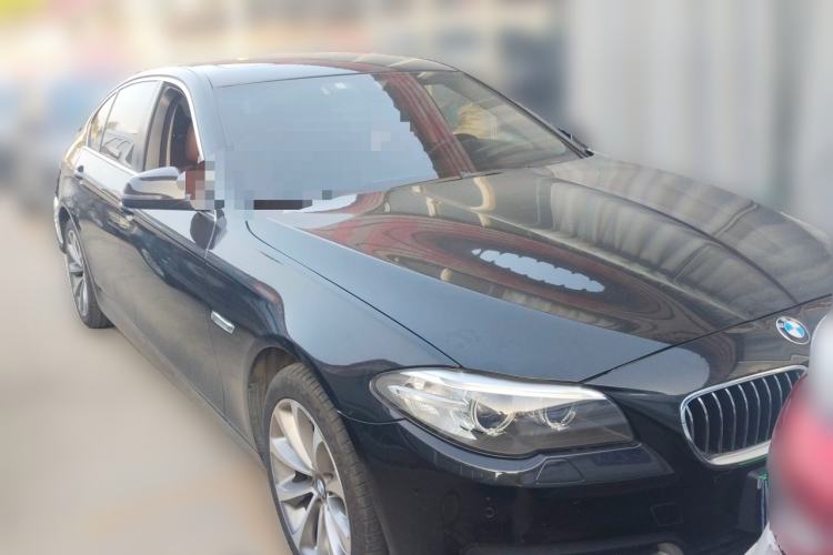 Used BMW 5 Series 2014 528Li Leading Model Front Right 45 Deg