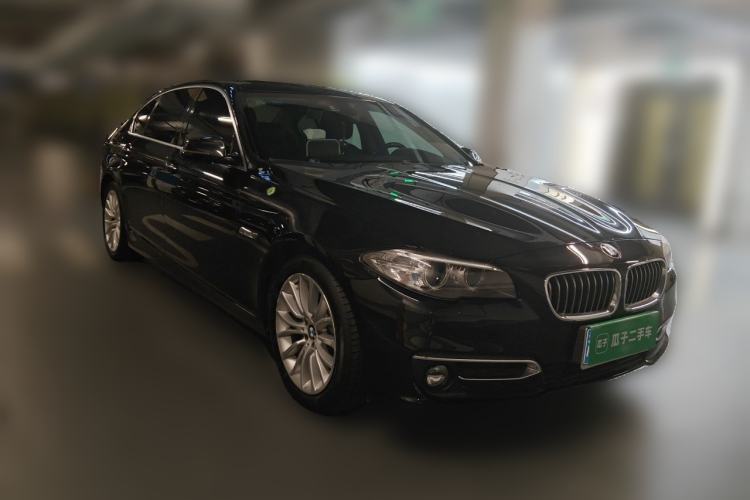 Used BMW 5 Series 2014 525Li Luxury Design Package Front Right 45 Deg