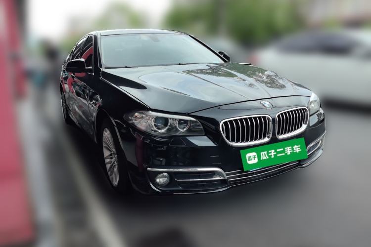 Used BMW 5 Series 2014 525Li Leading Model Front Right 45 Deg