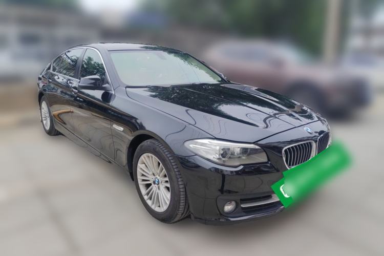 Used BMW 5 Series 2014 525Li Leading Model Front Right 45 Deg