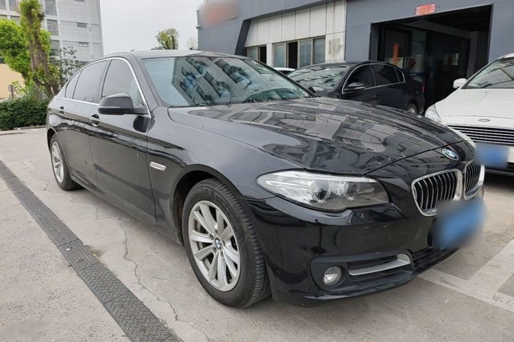 Used BMW 5 Series 2014 520Li Elegant Model Front Right 45 Deg