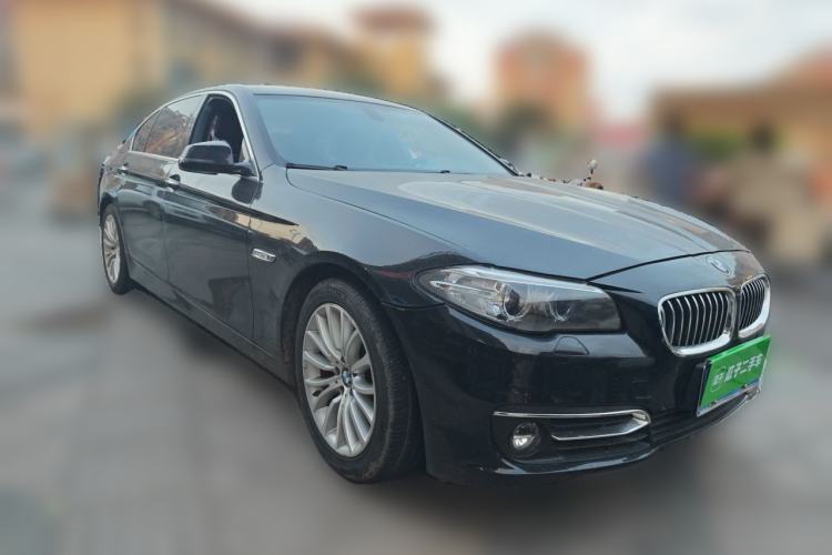 Used BMW 5 Series 2014 525Li Luxury Design Package Front Right 45 Deg