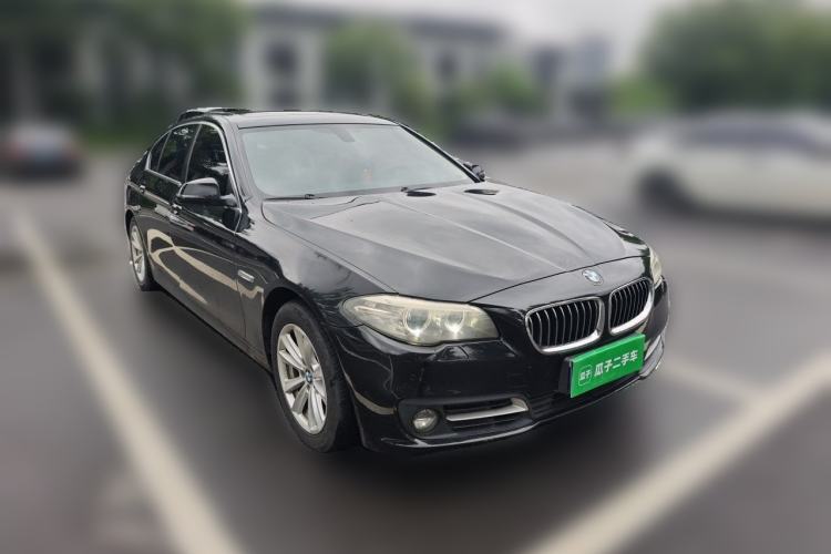 Used BMW 5 Series 2014 520Li Elegant Model Front Right 45 Deg