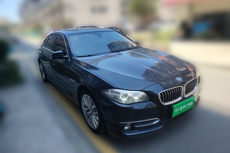 Used BMW 5 Series 2014 525Li Luxury Design Package Front Right 45 Deg