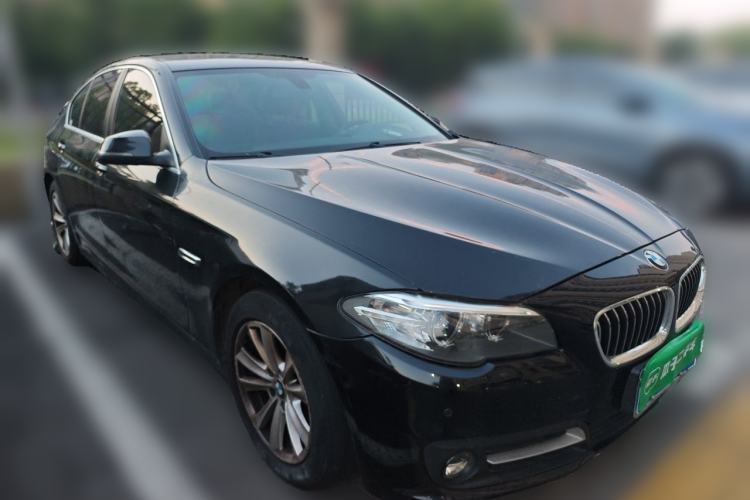 Used BMW 5 Series 2014 520i Elegant Edition Front Right 45 Deg