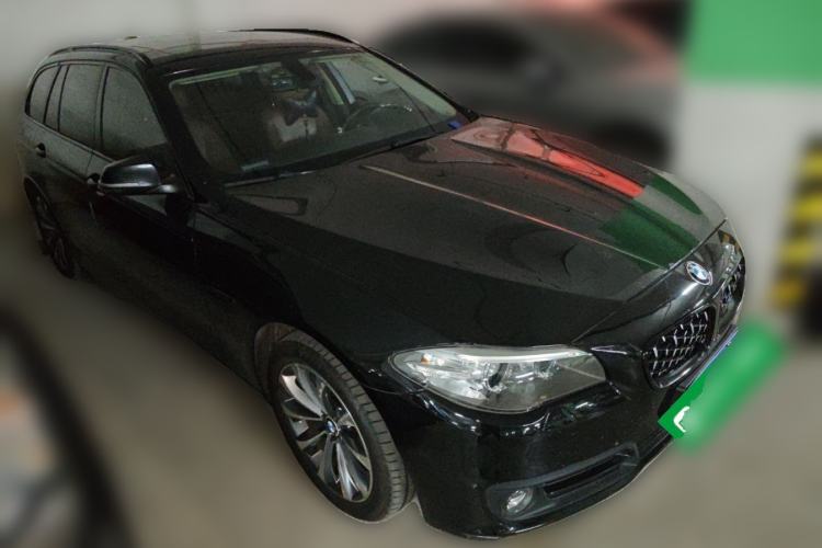 Used BMW 5 Series 2014 520i Touring Edition Front Right 45 Deg