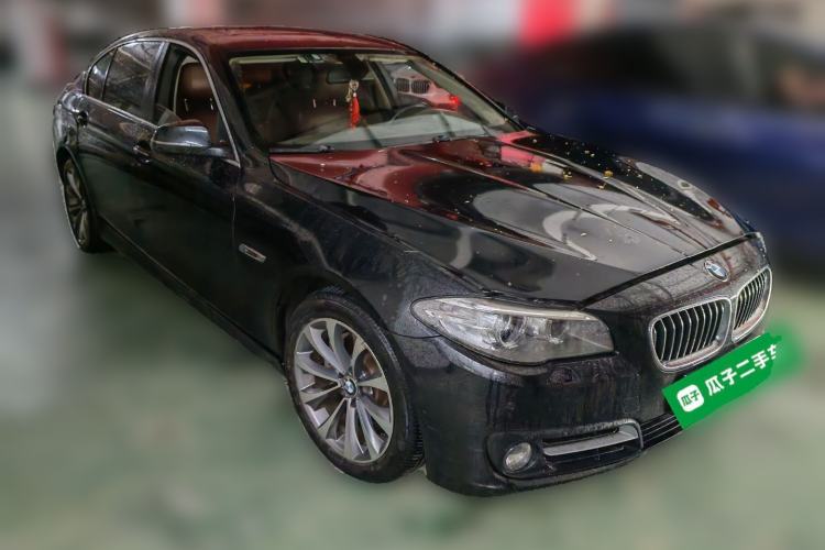 Used BMW 5 Series 2014 525Li Leading Model Front Right 45 Deg