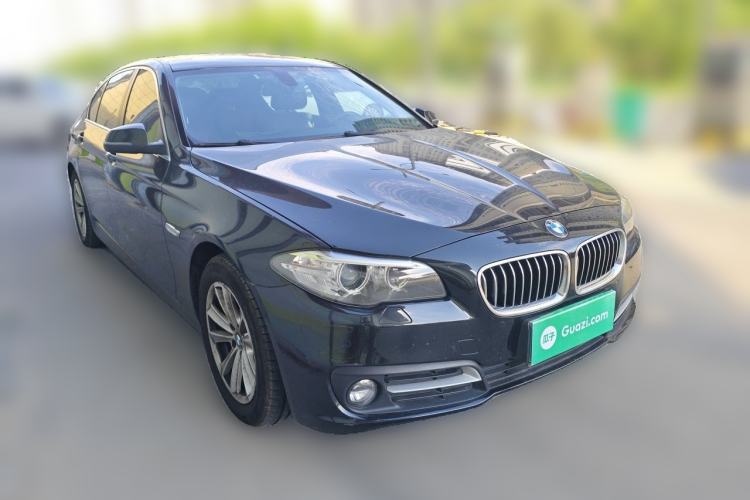 Used BMW 5 Series 2014 520Li Elegant Model Front Right 45 Deg
