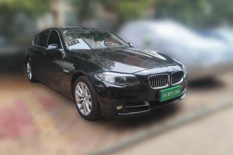 Used BMW 5 Series 2014 528Li Leading Model Front Right 45 Deg