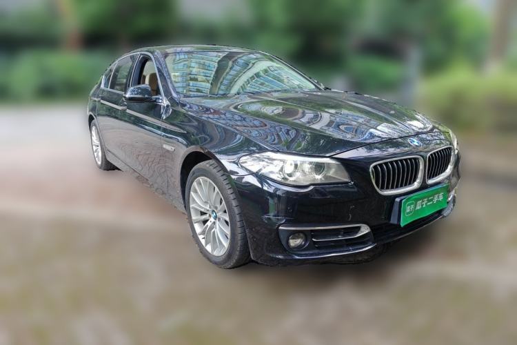 Used BMW 5 Series 2014 530Li Luxury Design Package Front Right 45 Deg