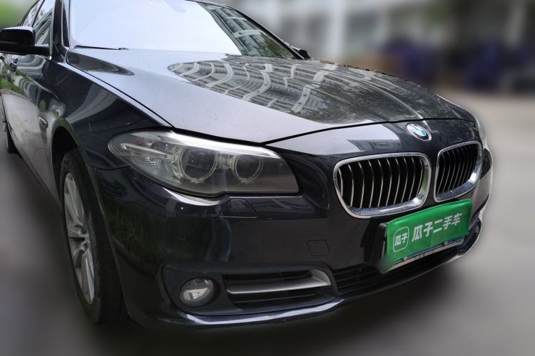 Used BMW 5 Series 2014 528Li Leading Model Front Right 45 Deg