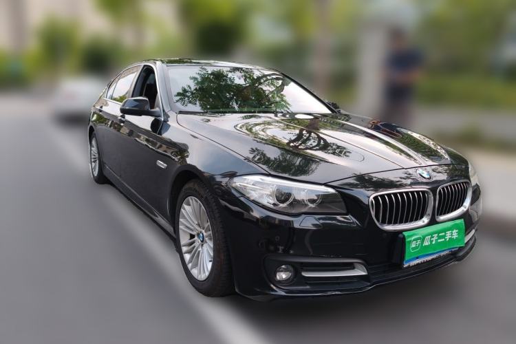 Used BMW 5 Series 2014 525Li Leading Model Front Right 45 Deg