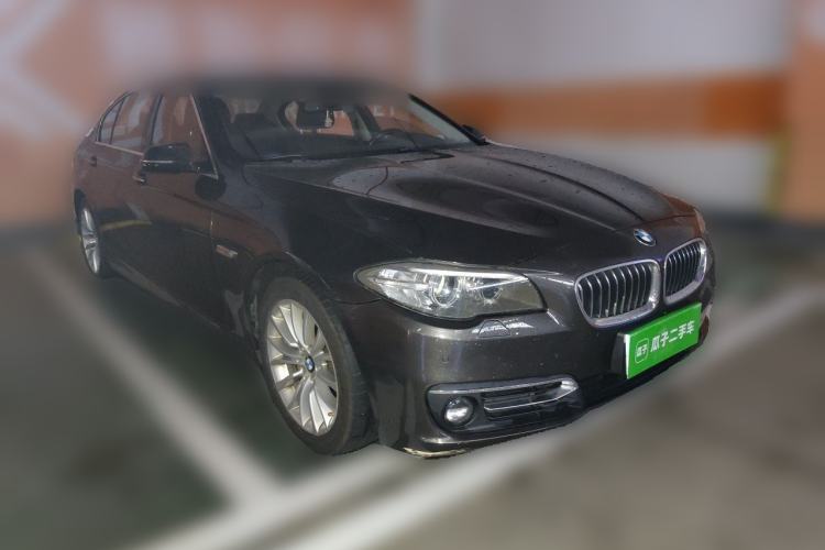 Used BMW 5 Series 2014 525Li Luxury Design Package Front Right 45 Deg