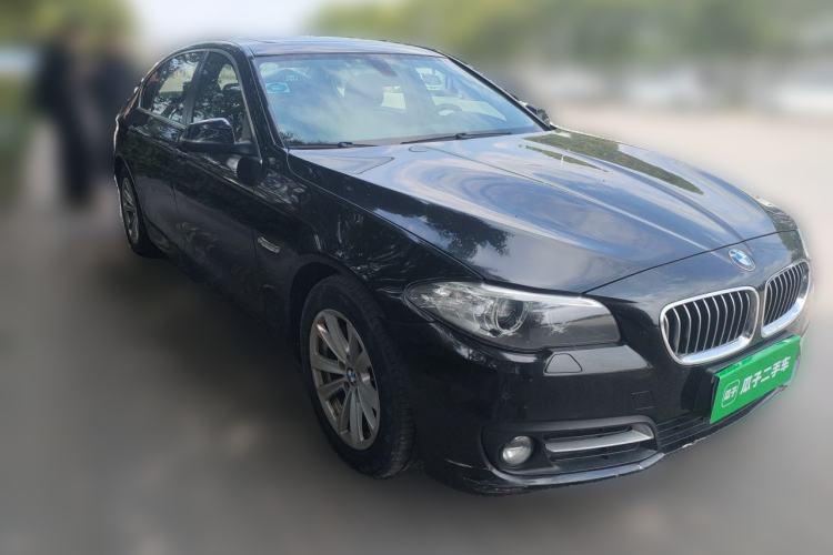 Used BMW 5 Series 2014 520Li Elegant Model Front Right 45 Deg