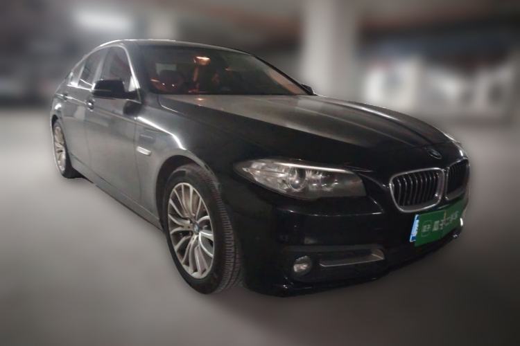 Used BMW 5 Series 2014 520i Elegant Edition Front Right 45 Deg
