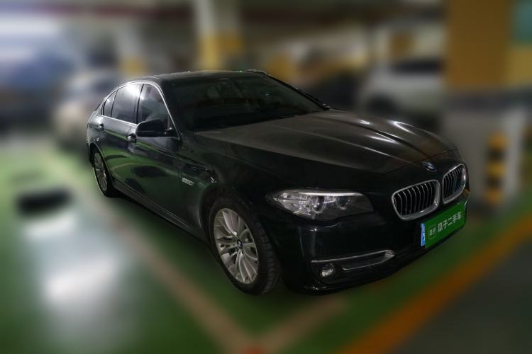 Used BMW 5 Series 2014 525Li Luxury Design Package Front Right 45 Deg