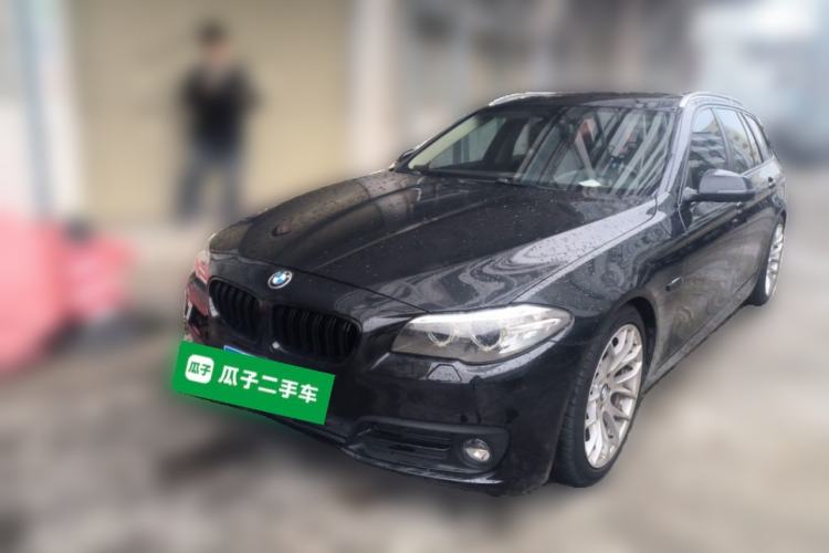 Used BMW 5 Series 2014 520i Touring Edition Front Right 45 Deg