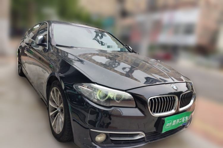 Used BMW 5 Series 2014 520Li Elegant Model Front Right 45 Deg