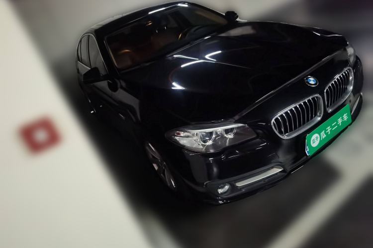Used BMW 5 Series 2014 520i Elegant Edition Front Right 45 Deg