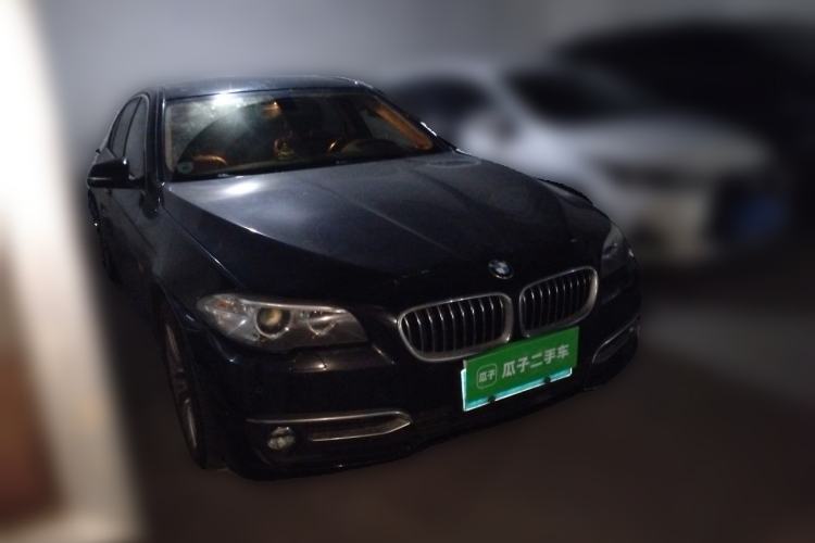 Used BMW 5 Series 2014 525Li Luxury Design Package Front Right 45 Deg