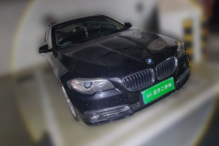 Used BMW 5 Series 2014 525Li Luxury Design Package Front Right 45 Deg