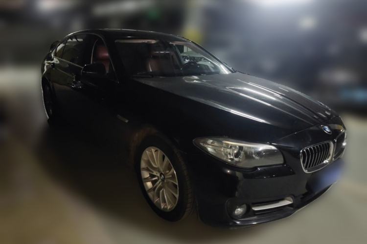 Used BMW 5 Series 2014 520Li Elegant Model Front Right 45 Deg