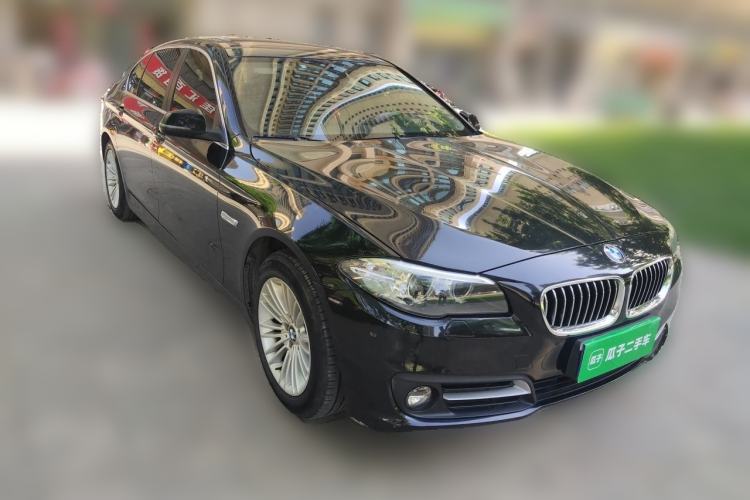 Used BMW 5 Series 2014 525Li Leading Model Front Right 45 Deg