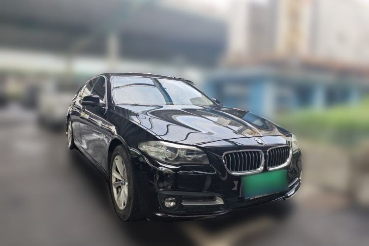 Used BMW 5 Series 2014 520Li Elegant Model Front Right 45 Deg