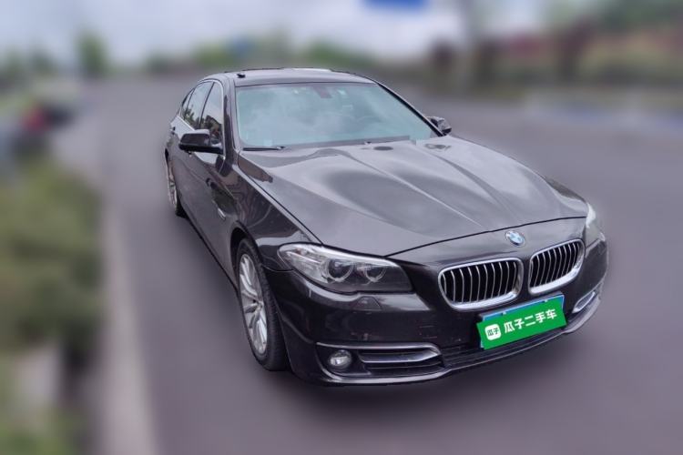 Used BMW 5 Series 2014 525Li Luxury Design Package Front Right 45 Deg