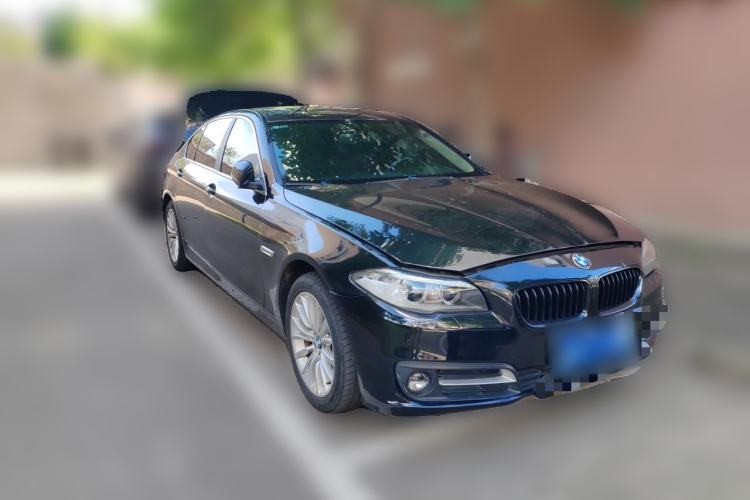 Used BMW 5 Series 2014 525Li Leading Model Front Right 45 Deg