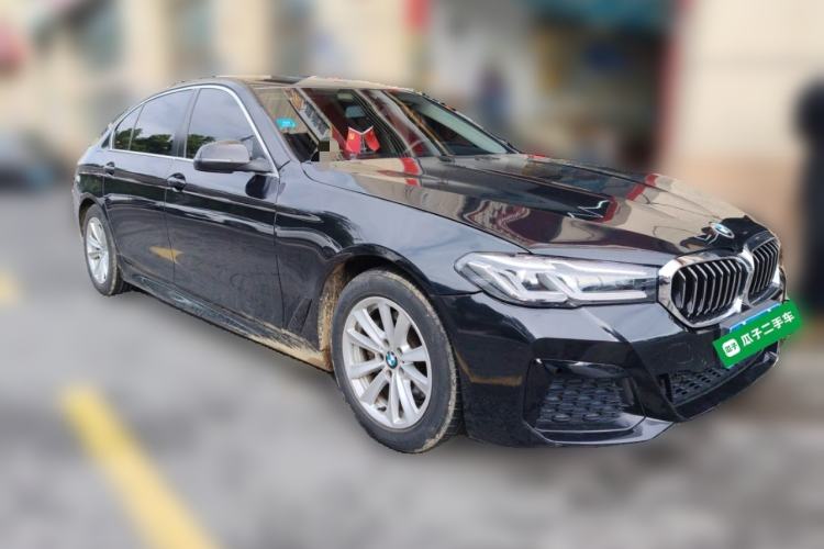 Used BMW 5 Series 2014 520Li Elegant Model Front Right 45 Deg