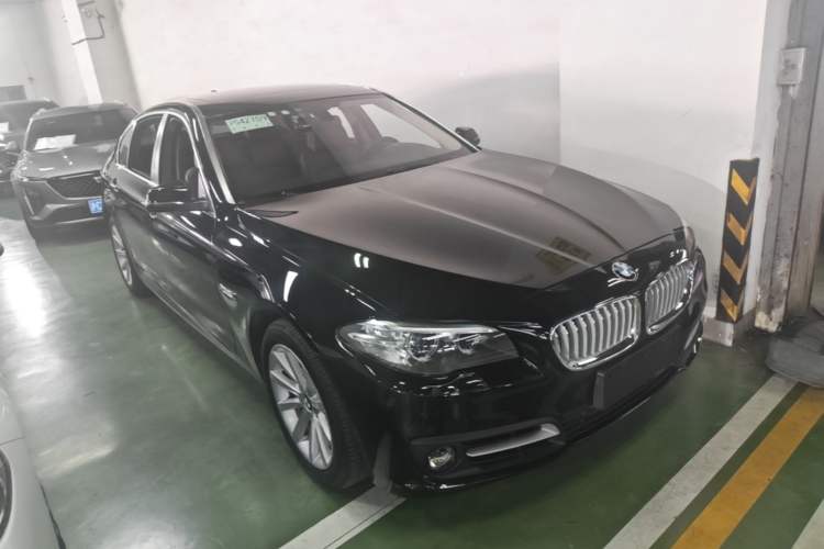 Used BMW 5 Series 2014 535Li Leading Model Front Right 45 Deg