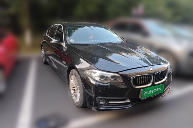 Used BMW 5 Series 2014 525Li Leading Model Front Right 45 Deg