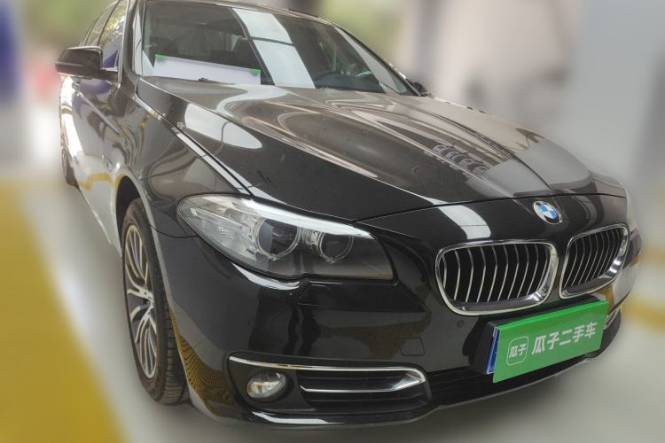 Used BMW 5 Series 2014 525Li Luxury Design Package Front Right 45 Deg