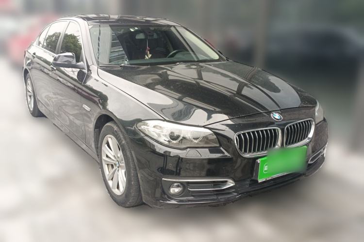 Used BMW 5 Series 2014 520Li Elegant Model Front Right 45 Deg