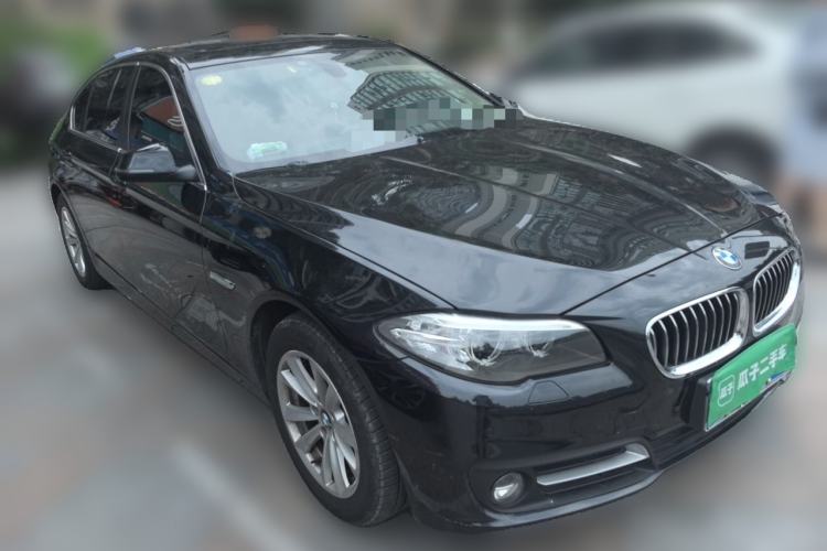 Used BMW 5 Series 2014 520Li Elegant Model Front Right 45 Deg