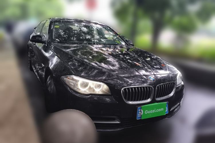 Used BMW 5 Series 2014 520Li Elegant Model Front Right 45 Deg