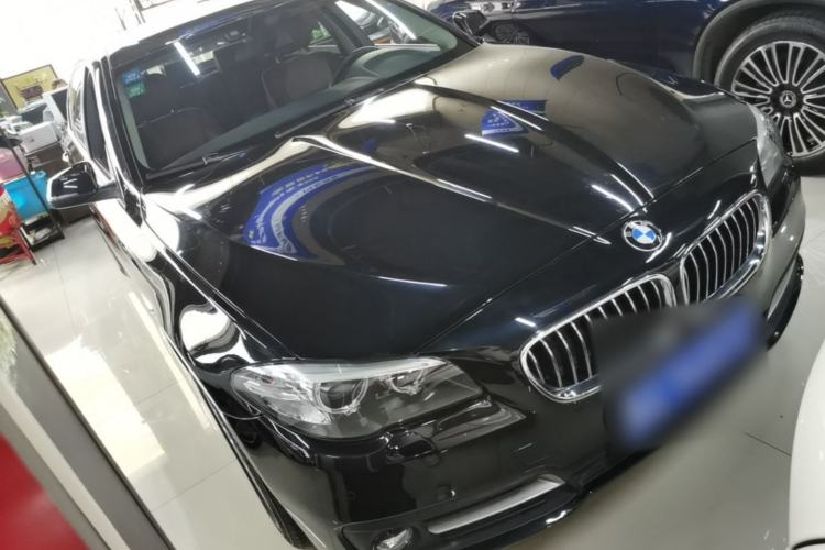 Used BMW 5 Series 2014 525Li Leading Model Front Right 45 Deg