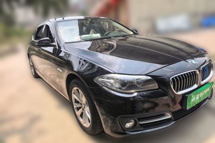 Used BMW 5 Series 2014 520Li Elegant Model Front Right 45 Deg